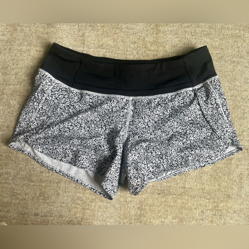 Lululemon Run Times 4” shorts Ditsy Daisy floral